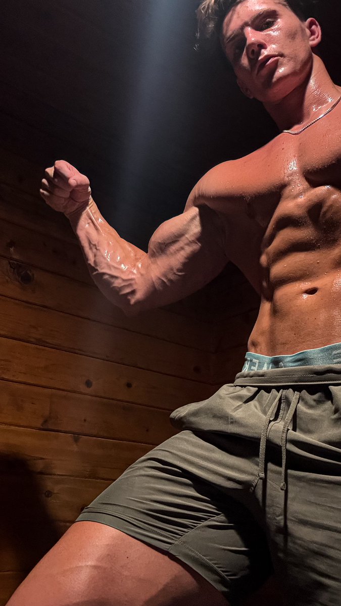 NaturalMasta's tweet image. Taking everything with these arms💪🏼😮‍💨