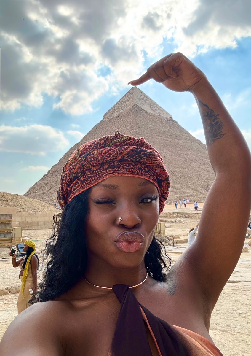 novacanegoddess's tweet image. 🥹making my dreams come true 1 tweet at a time