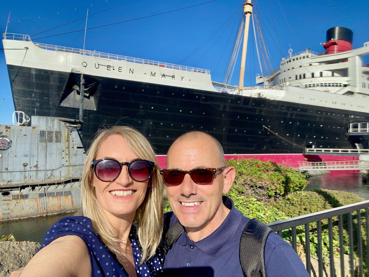 WILSONANGELAL's tweet image. Thought we might catch you in LA, @Larrydn22 — must’ve heard the Goole Whites were in town and legged it! See you soon at @LUFC 💛🤍💙
#MOT #ALAW #LEEDS #LUFC