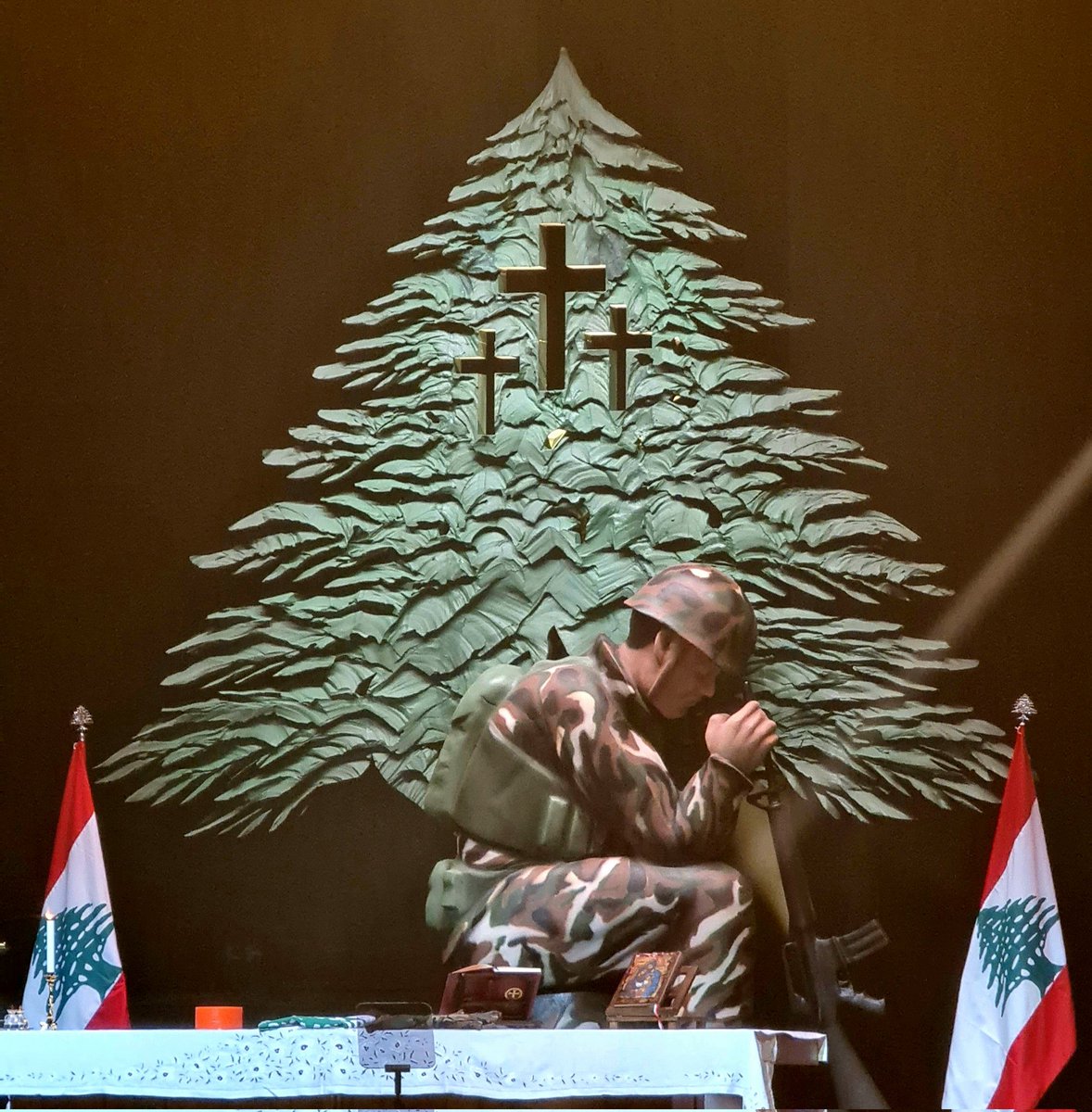 #١٣_تشرين ١٩٩٠ جرائم محتلّ وخيانة اقرع مختلّ ولا زال…
المجد والخلود لشهدائنا الابرار
#دائماً_أبداً_لبنان