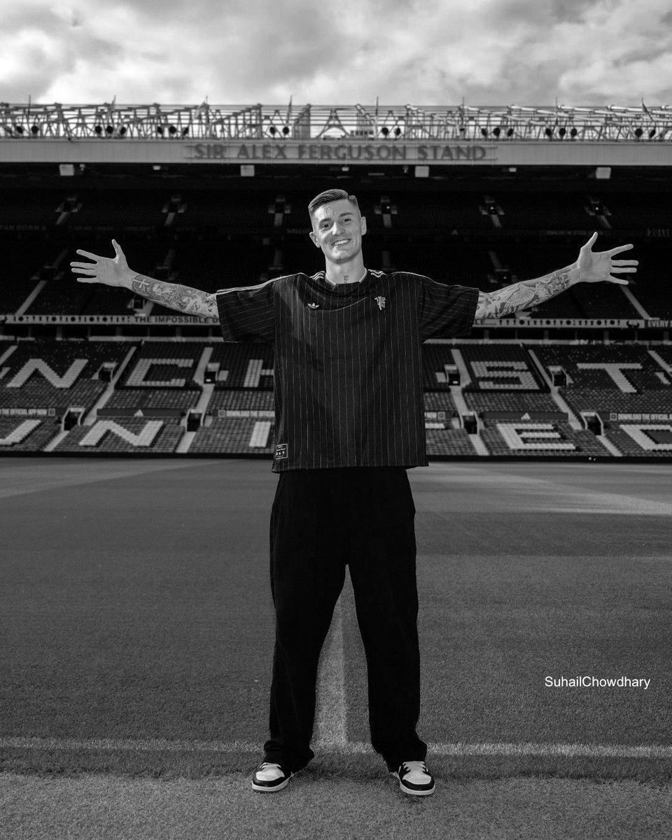 SuhailChowdhary's tweet image. Benjamin Sesko has more open-play goals than Mohamed Salah this season in the Premier League.