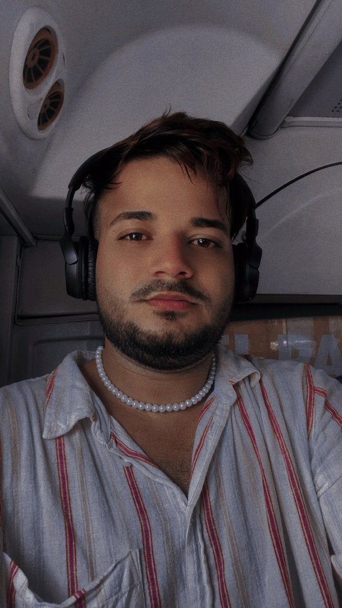 OverdosingFENTY's tweet image. Another day on the bus 🥵💦