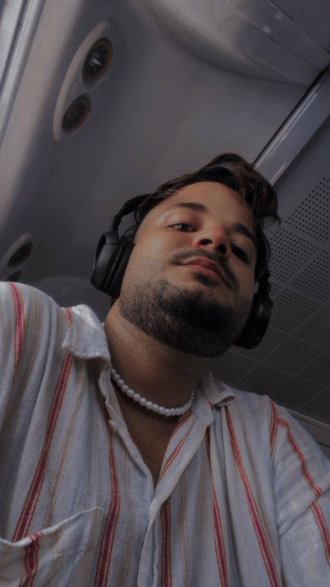 OverdosingFENTY's tweet image. Another day on the bus 🥵💦