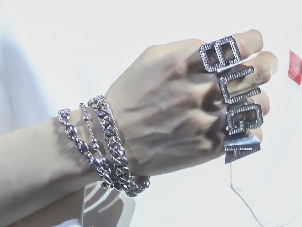 sugadooll's tweet photo. The most iconic rings https://t.co/hQUfRAp3Qv