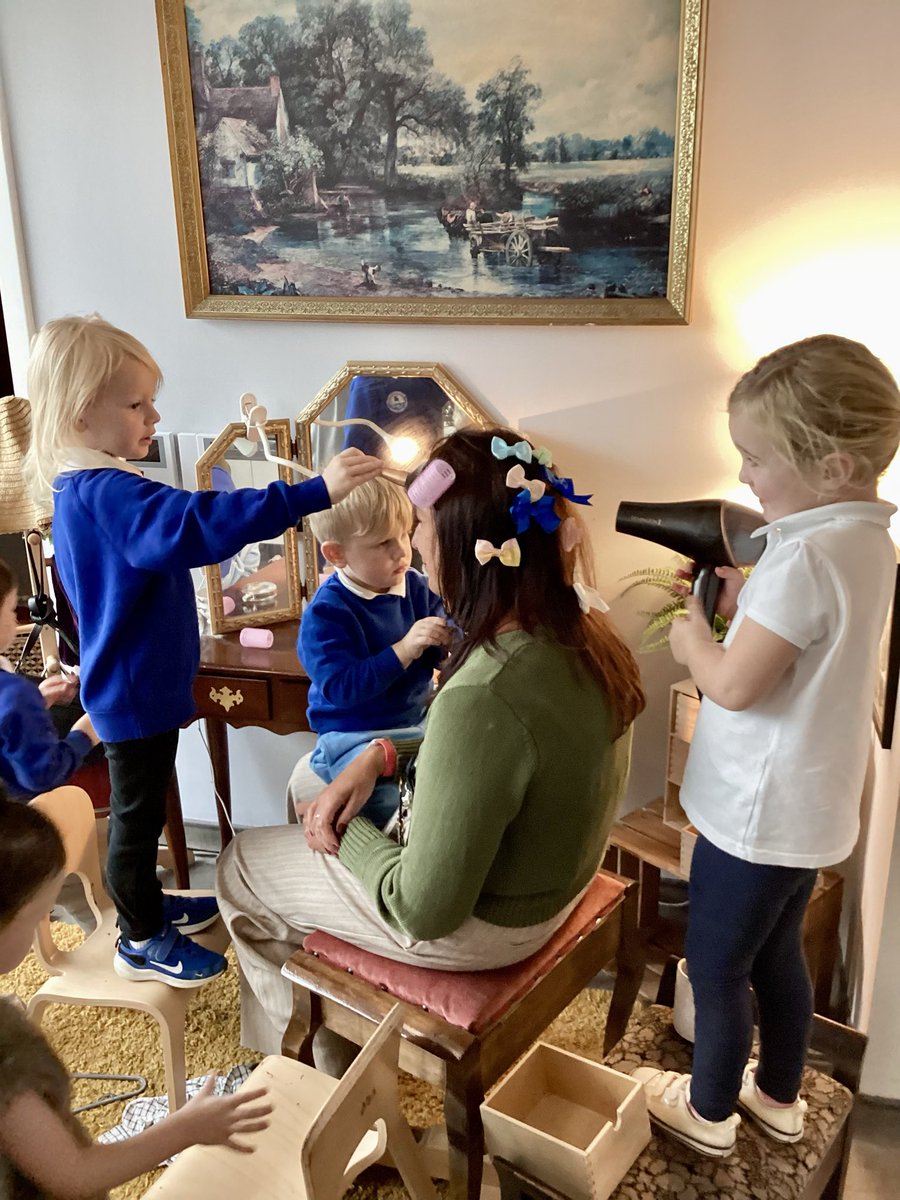 Marresshouse's tweet image. From brushes to blush! Our budding stylists are expressing themselves through hair and makeup role play - developing their imagination, fine motor skills and social interactions 🌟 #EarlyYears #LearningThroughPlay #ExpressiveArts
