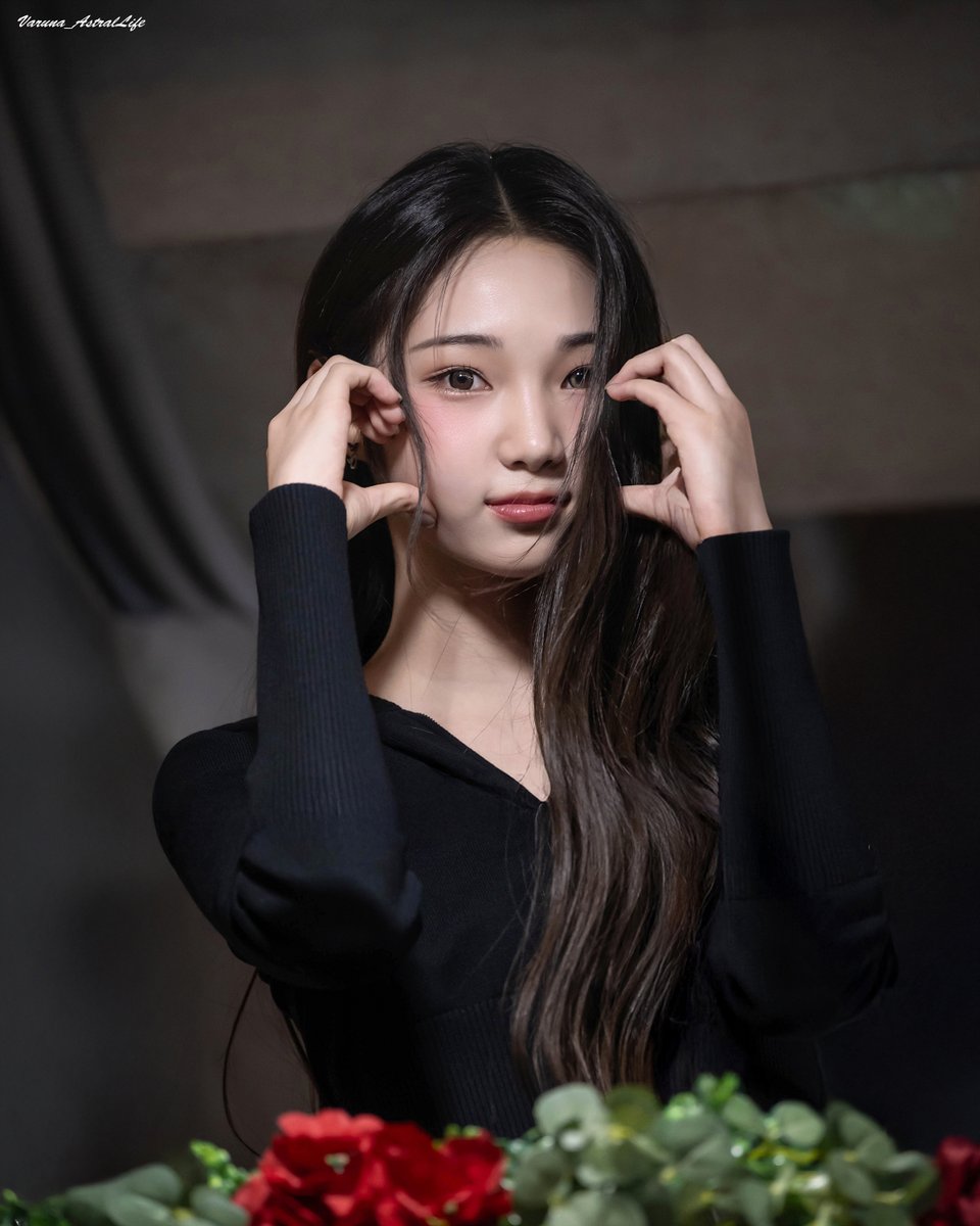 varunadx's tweet photo. 20251011
#키라스 #KIIRAS #로아 #ROAH

조금(..아니 많이..) 늦었지만 데뷔 축하해요.
좀 더 빨리 보러 갔었어야 했는데..ㅋㅋ
다음번엔 서둘러 볼게요!
다시 한번 데뷔 축하해요. 꽃길만 걷자! https://t.co/BmkDN48o5v