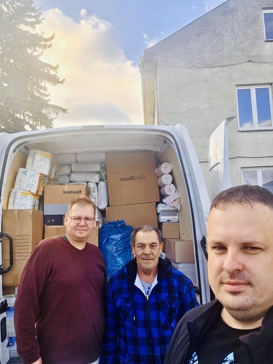 Auto naložené po strop znamená len jedno ➡️🇺🇦 Kharkiv