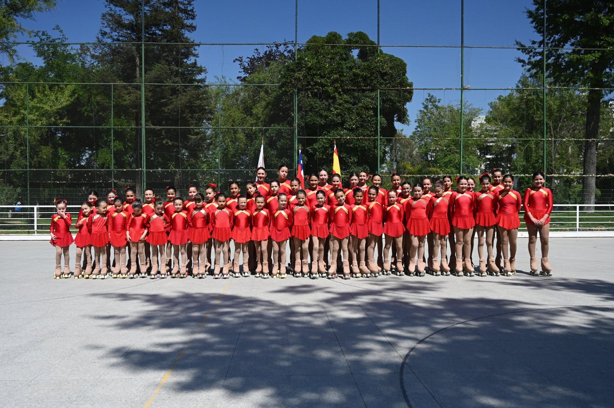 La Rama de Patinaje Artístico deslumbró en la cancha de patinaje con una presentación llena de color, talento y espíritu hispano. ✨⛸️ Una tradición que sigue encantando a grandes y chicos en el Día de la Hispanidad 2025.
#EstadioEspañol #DíadelaHispanidad