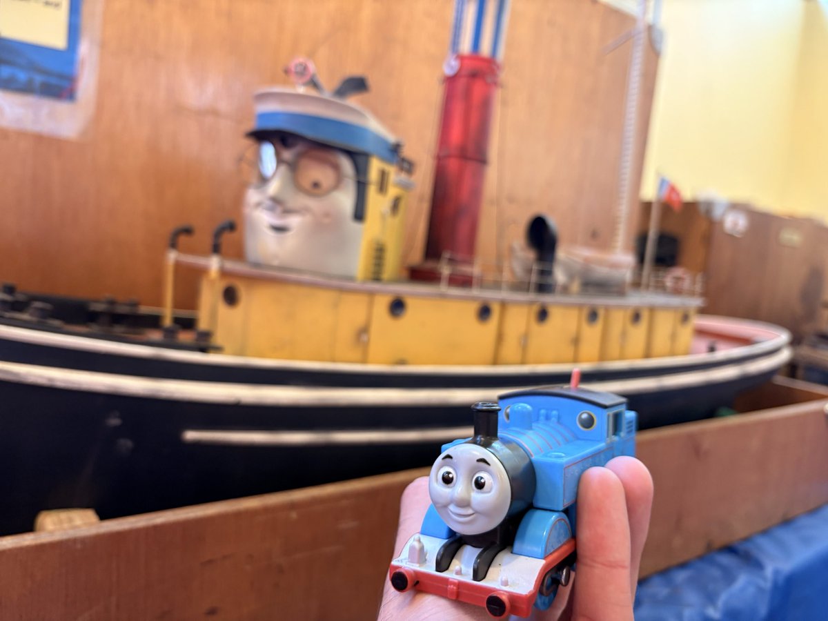 OliverStre92313's tweet image. Thomas meeting his sea crew #Thomas