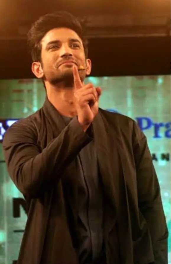 jackkate4ever's tweet photo. You deserve the sunshine, blue sky and the loves of universe.
Lucky To Have You Sushant

Our Sunshine Boy Sushant 
#SushantSinghRajput𓃵 https://t.co/Ooj7sMfVnc