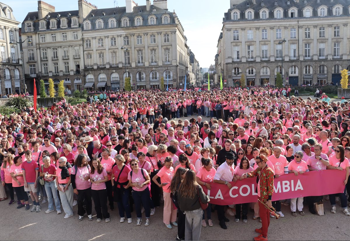 RAutrement's tweet image. #OctobreRose #Rennes #CancerDuSein #Prévention #MarcheSolidaire #LaColombia #ToutRennesCourt Rennes a marché en rose ce 11 octobre. Des milliers de participants pour la prévention du cancer du sein, dans la bonne humeur et la solidarité. rennes-infos-autrement.fr/rennes-en-rose/