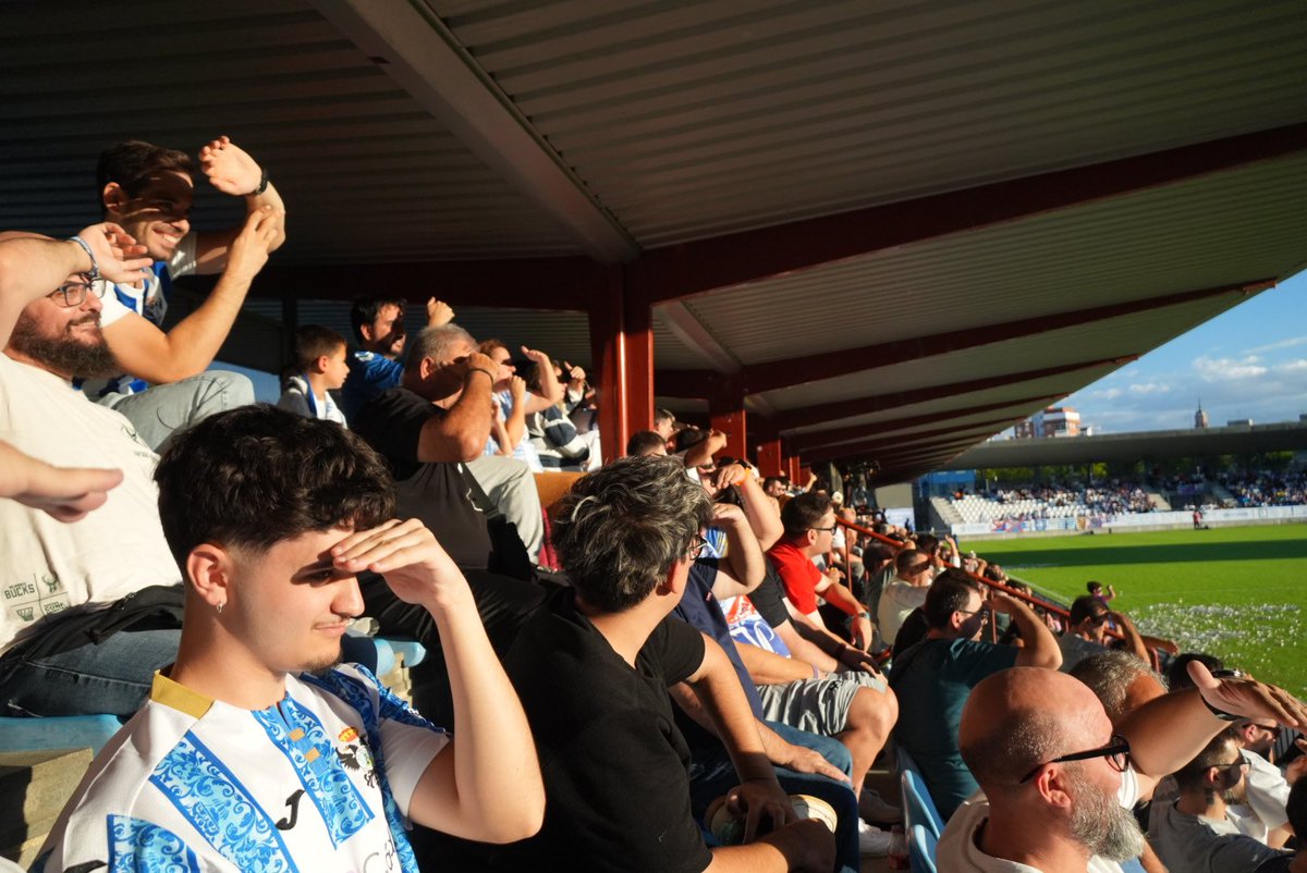 Regalen viseras <a href="/CFTalavera/">CF Talavera de la Reina</a>