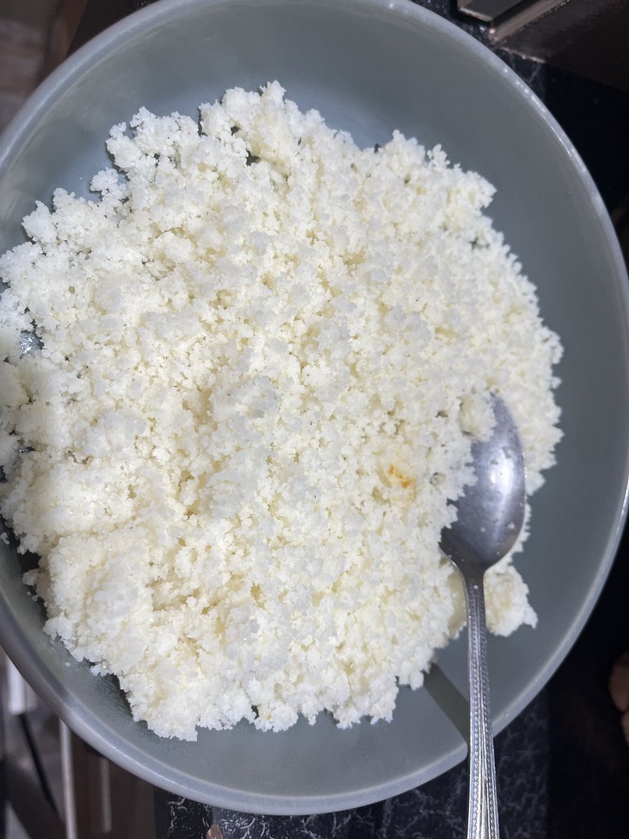 ladyhuneybee's tweet photo. Please give me a Zulu name 😂😂 I’ve nailed this pap no Venda lady can make this pap better than me . 😂😂😂 I’ll switch on the location https://t.co/fZ5aF4IfBj
