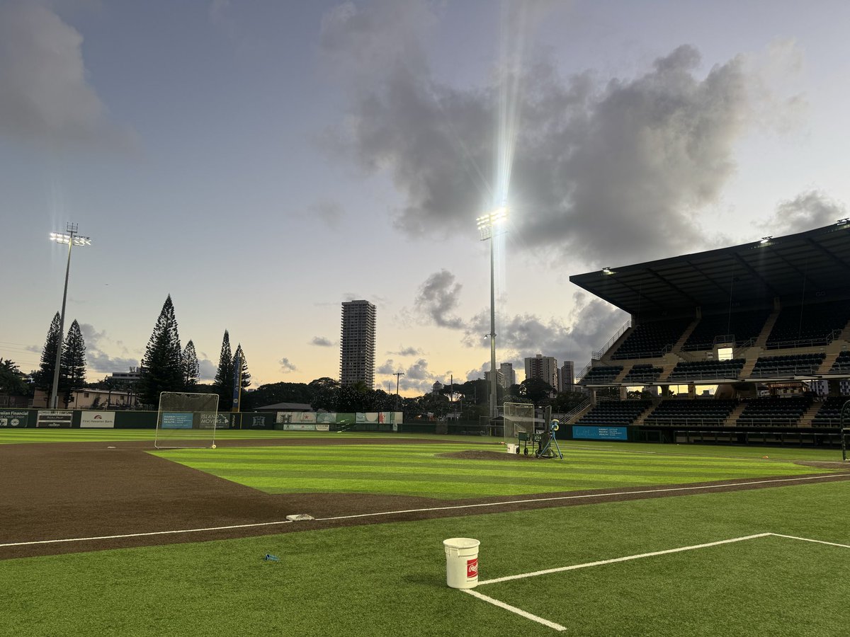 Rock Analytics (@rockanalyticsuh) on Twitter photo 10-10 Friday Night Intrasquad
Top exit 💨
C. Hoffman 106.2 💣
<a href="/elijah_ickes/">elijah ickes</a> 105.2 & 103.4
<a href="/evan_rolbiecki/">Evan Rolbiecki</a> 102.9💣
<a href="/kamana_nahaku/">Kamana Nahaku</a> 103.0
<a href="/gabewright_/">Gabe Wright</a> 100.3
<a href="/saul_soto1604/">Saul Soto</a> 2inn 2ks 0 runs
<a href="/TennZacary/">Zacary Tenn</a> 2inn 4ks 0 runs
<a href="/MjQ0L8AXTSeZFxn/">Tsubasa Tomii / 冨井 翼</a> 2inn 3 ks 0 runs
<a href="/Koen_Barton24/">Koen Barton</a> 2inn 3ks 0 runs 10-10 Friday Night Intrasquad
Top exit 💨
C. Hoffman 106.2 💣
<a href="/elijah_ickes/">elijah ickes</a> 105.2 & 103.4
<a href="/evan_rolbiecki/">Evan Rolbiecki</a> 102.9💣
<a href="/kamana_nahaku/">Kamana Nahaku</a> 103.0
<a href="/gabewright_/">Gabe Wright</a> 100.3
<a href="/saul_soto1604/">Saul Soto</a> 2inn 2ks 0 runs
<a href="/TennZacary/">Zacary Tenn</a> 2inn 4ks 0 runs
<a href="/MjQ0L8AXTSeZFxn/">Tsubasa Tomii / 冨井 翼</a> 2inn 3 ks 0 runs
<a href="/Koen_Barton24/">Koen Barton</a> 2inn 3ks 0 runs