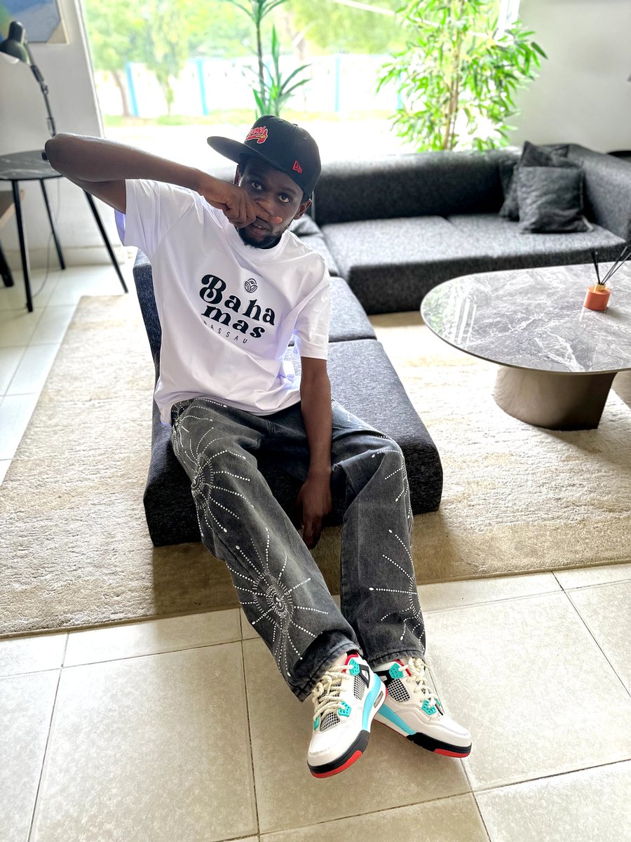 AbdulWasiu0793's tweet image. i be myself .... but they tryna clone me and tryna copy my style
everyday I create my own styles
