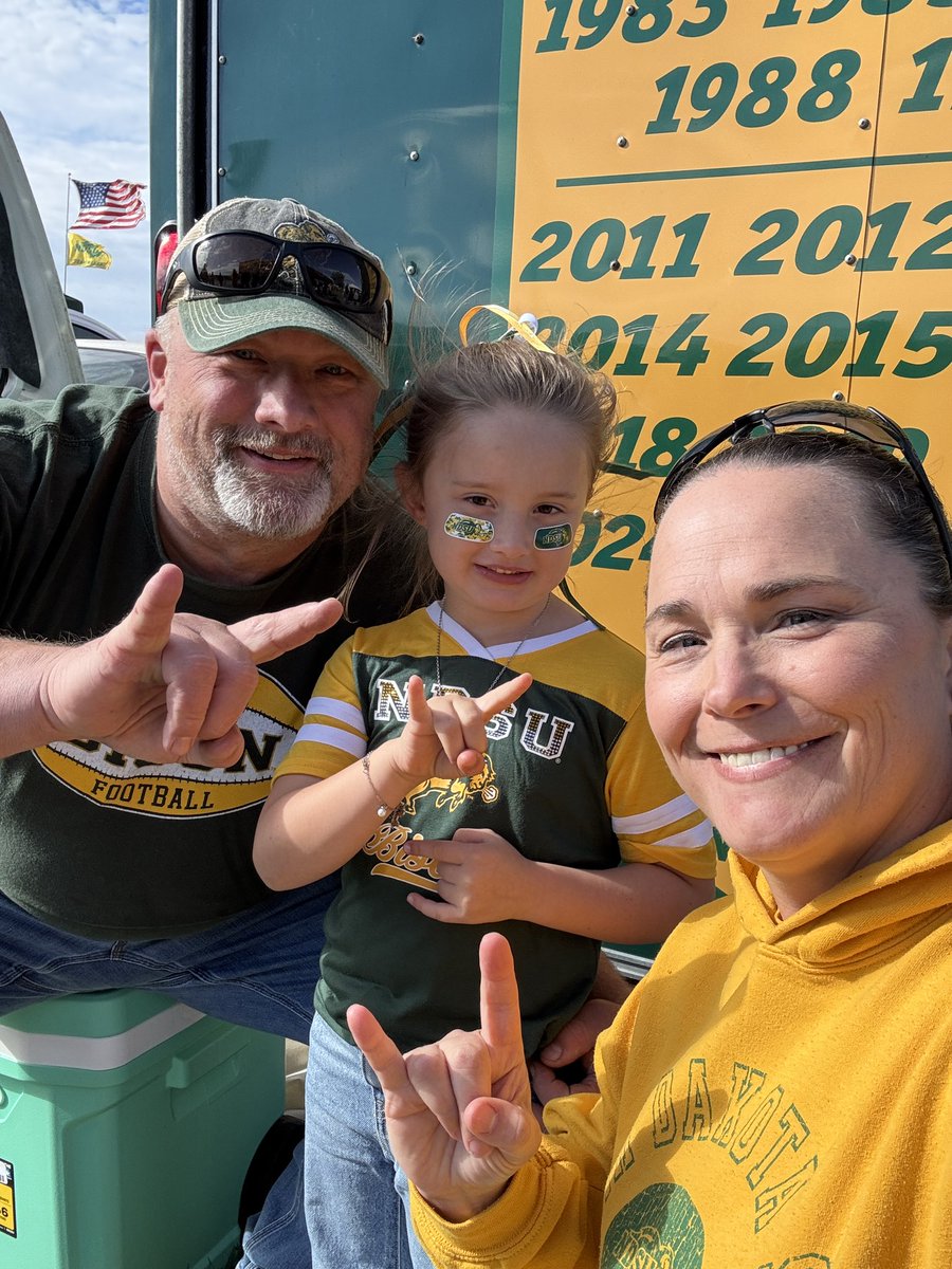 Ferndalyn's tweet photo. #scheelsgameday https://t.co/OiWJNxakMe