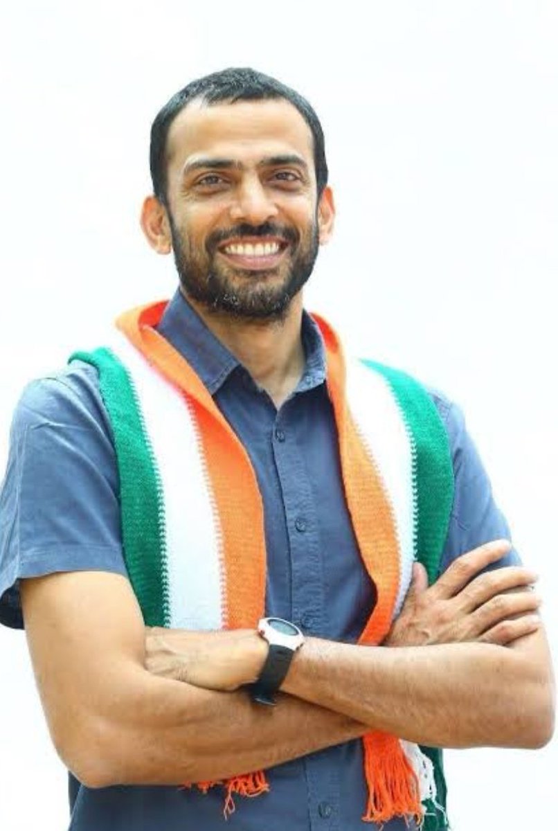 ratanac81230688's tweet image. बिहार में प्रभारी को लेकर राहुल भैया का ऐतिहासिक फैसला था कृष्णा अल्लावरू को लगाना!

कृष्ण अल्लावरू राहुल गांधी जी की उम्मीदों पर खरे उतरे और पहली बार बिहार में कांग्रेस इतनी मजबूत हुई

बताया जा रहा कि पहले जितने भी बिहार के प्रभारी होते थे वह तेजस्वी के साथ लंच करके लालू जी की…