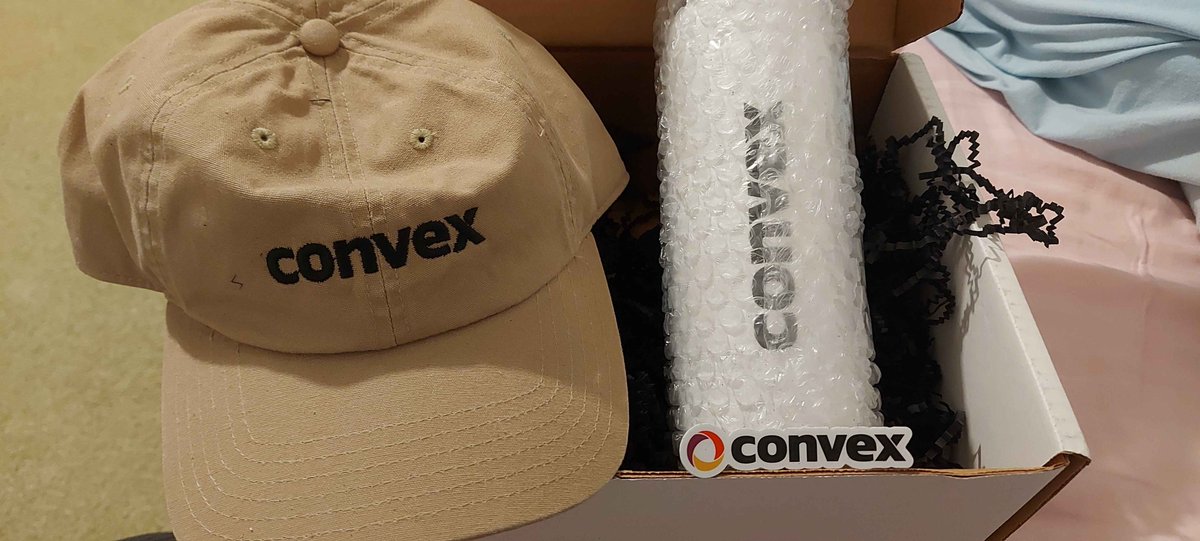 _sarant's tweet image. Guess what came in the mail todaaay? That's right, convex merch 🎀
Thank you guys! @convex_dev