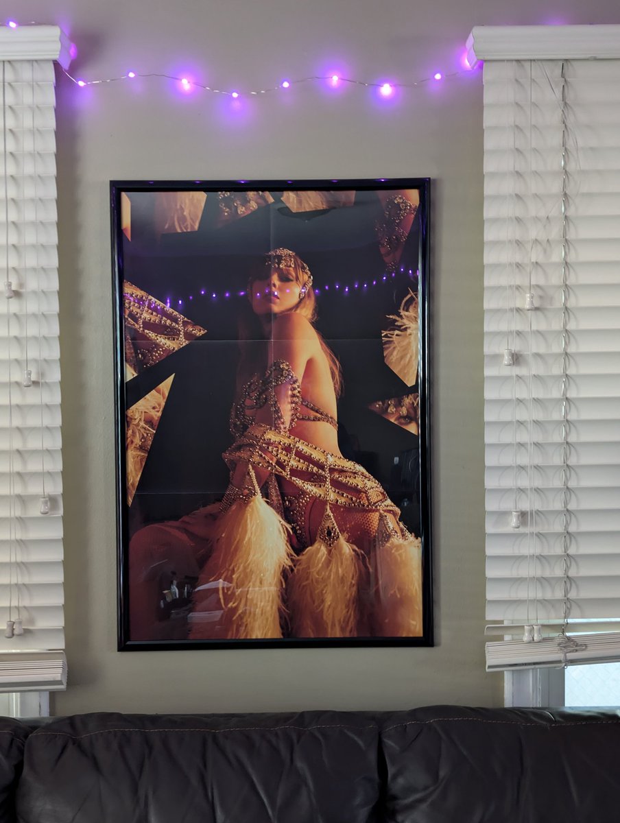 mothtoaflame13's tweet image. Celebrated by putting up my mega poster in the living room 🤭🤭🤭