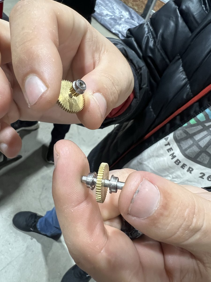 zachglabman's tweet image. Hosted a 100 person bbq in San Francisco with no weird tech bros

Techno-industrials showed up - we had OEMs across robotics, energy, drones/seaplanes and components, castings, forgings, machining, materials. Some tech startups and VCs working w American manufacturing

big thanks…