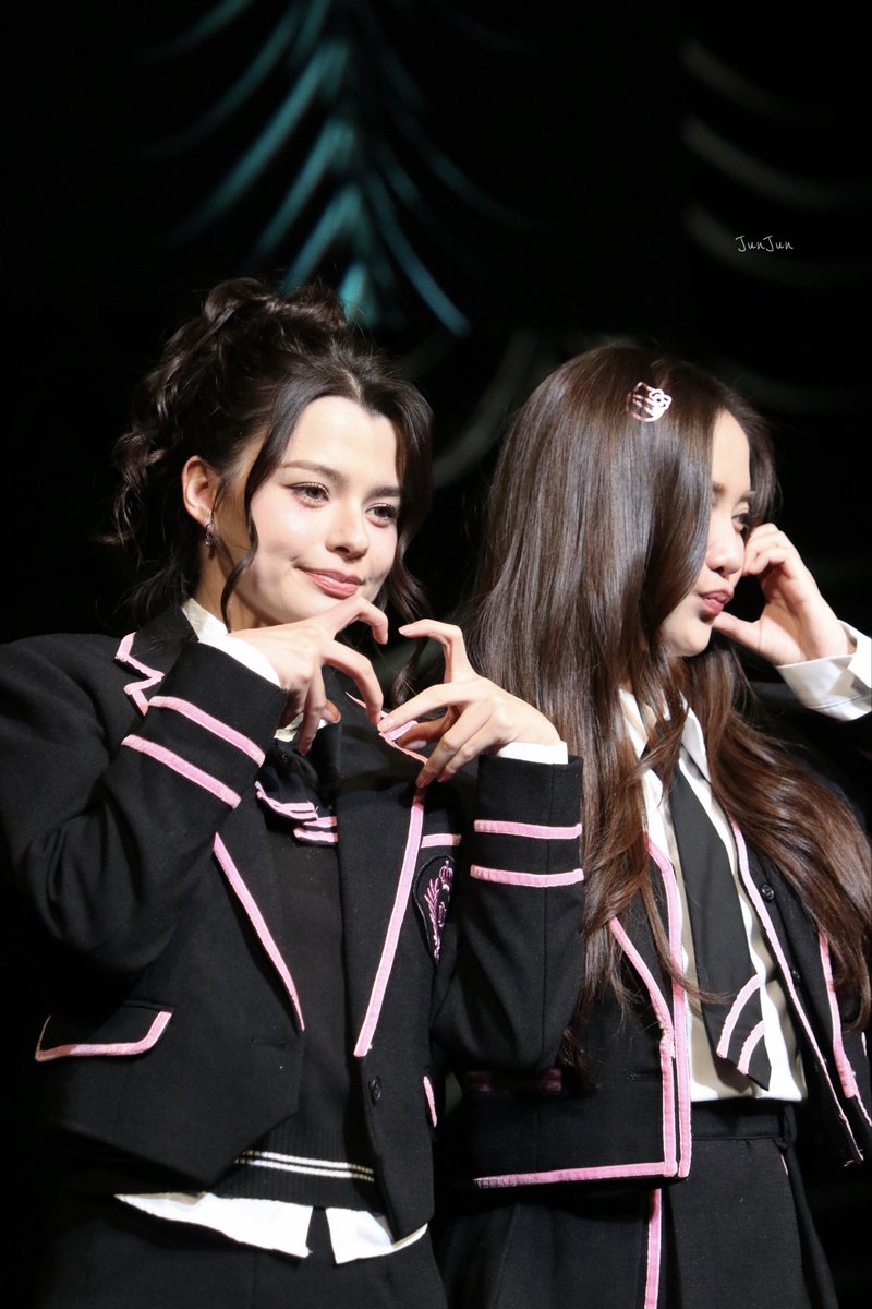 U_chan116's tweet image. 制服フリベキ可愛すぎて頭抱える深夜2時
SAROCHA REBECCA HAPPY TIME
#FreenBeckyFMinOsaka
#ฟรีนเบค #FreenBecky
#srchafreen #Beckysangels