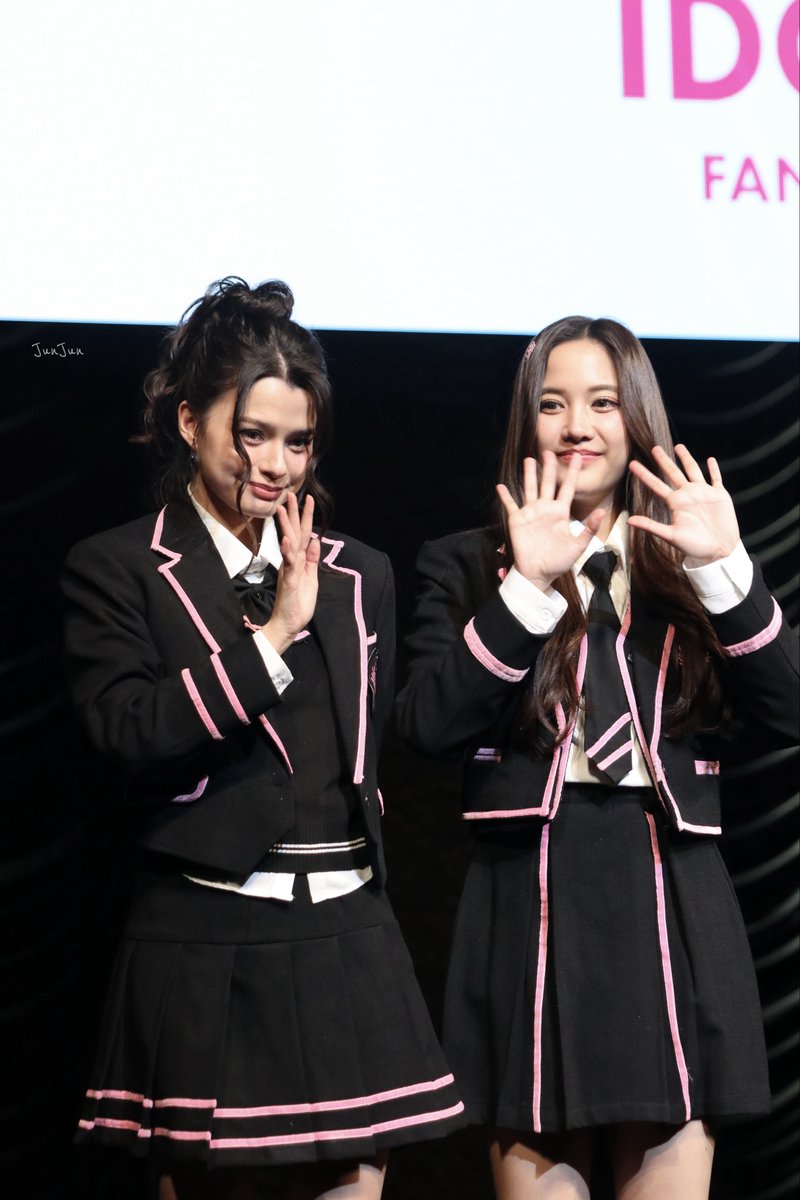 U_chan116's tweet image. 制服フリベキ可愛すぎて頭抱える深夜2時
SAROCHA REBECCA HAPPY TIME
#FreenBeckyFMinOsaka
#ฟรีนเบค #FreenBecky
#srchafreen #Beckysangels