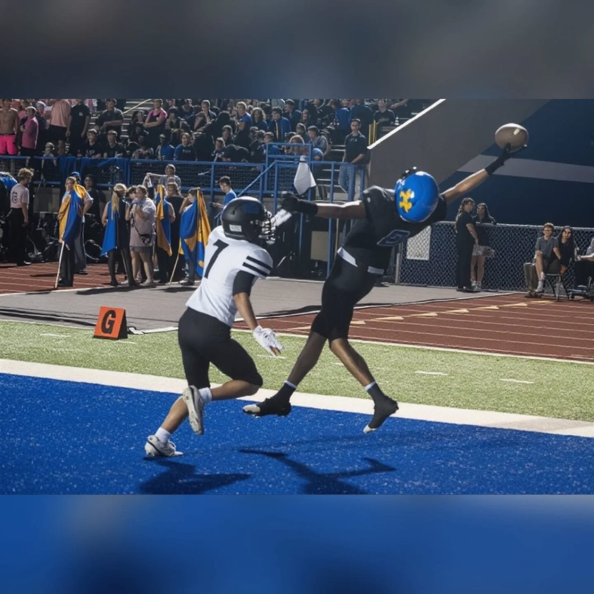 salthawkad's tweet image. One handed catch.

#highschoolfootball🏈 #fridaynightlights🏈 #onehandedcatch #nikonz9📸 #nikonphotographer #sportsphotographer #sportsphotography #digitalfoxphotography