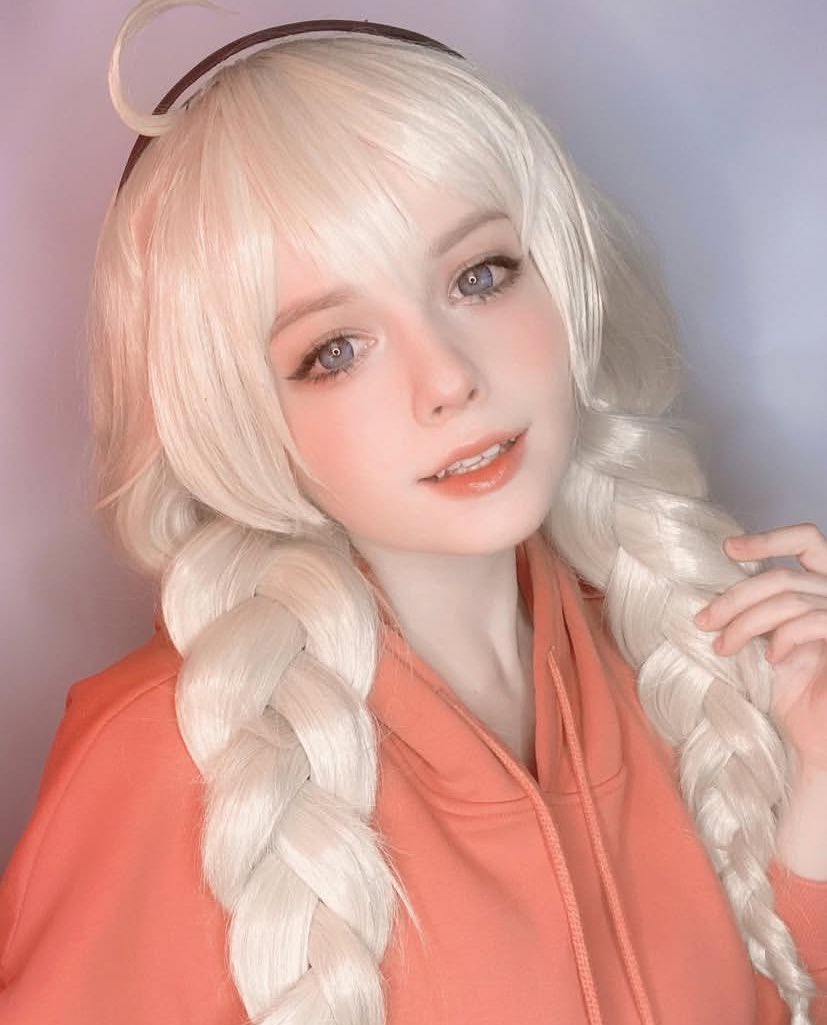 bakaelsie's tweet image. my favorite part about myself is that I have natural canines (old Kiana test from 2021 unrelated)