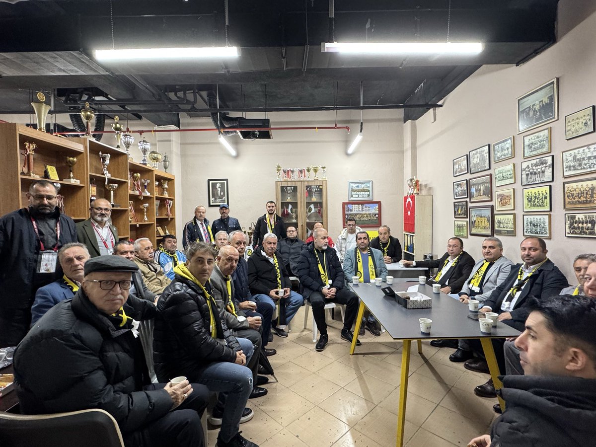 Avcılar Spor Kulübü Maçındaydık!
Avcılar Spor Kulübümüzün heyecan dolu maçında tribünlerde yerimizi aldık.
Takımımıza destek olmak, sahadaki mücadeleye ortak olmak bizler için büyük bir gururdu.
Emek veren tüm sporcularımıza, teknik ekibimize ve taraftarlarımıza teşekkür