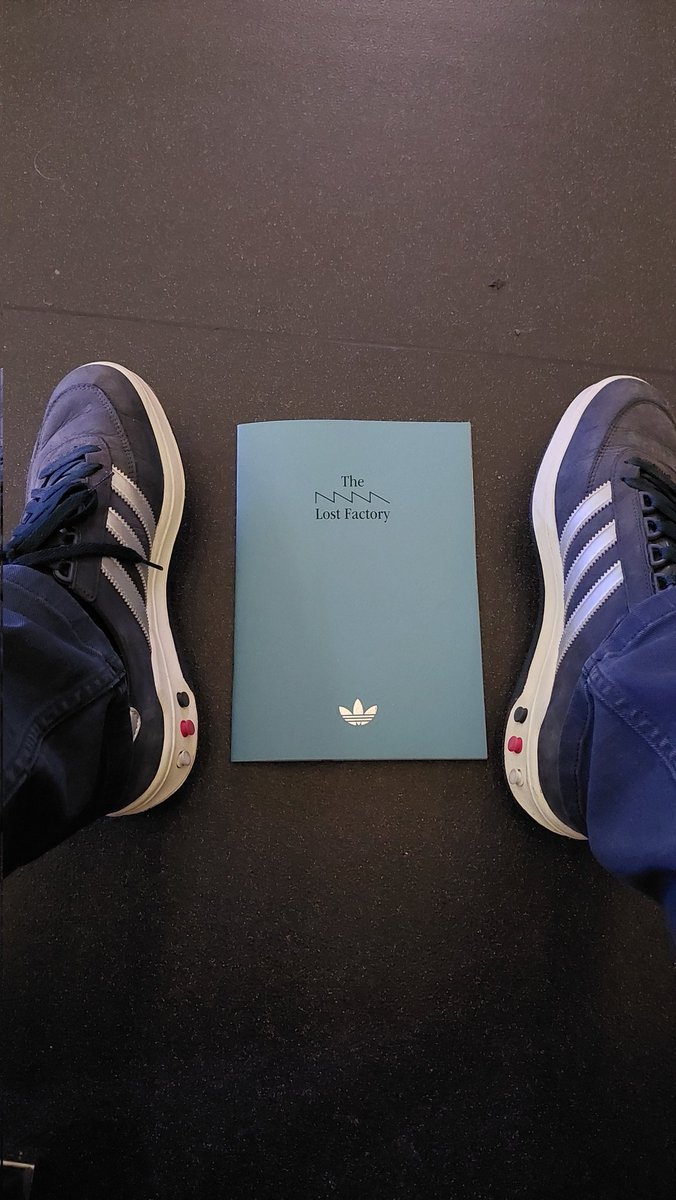 adilad73's tweet image. Great afternoon at @lacesoutfest with @mickycot and brilliant to bump into a few 3 stripe legends too @griffwebber @GwaliaClassics @AlanShepo69 @ianjohno77 @Dadidassler @BoxparkLvrpool 👊🏼🍻 
#LacesOut #Liverpool