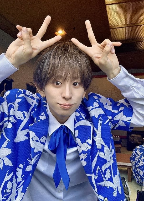 金曜日？💦いつぶりかわからんぐらい久々うさみれて幸せすぎた✌🏻🐰✌🏻これがうさと思ってやってくれてるのかは、わからないけど💦個人的に去年の名古屋?で卓弥👑❤️が撮ってくれた写真が好き🪽🩷