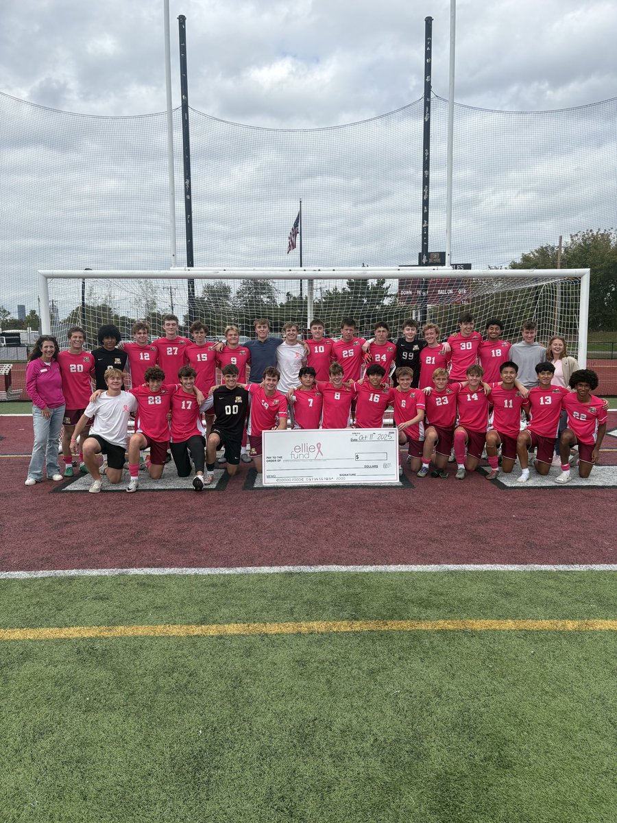 Varsity Soccer Final

BC High: 2

Everett: 0 

Proud to continue our relationship with the Ellie Fund during breast cancer awareness month.