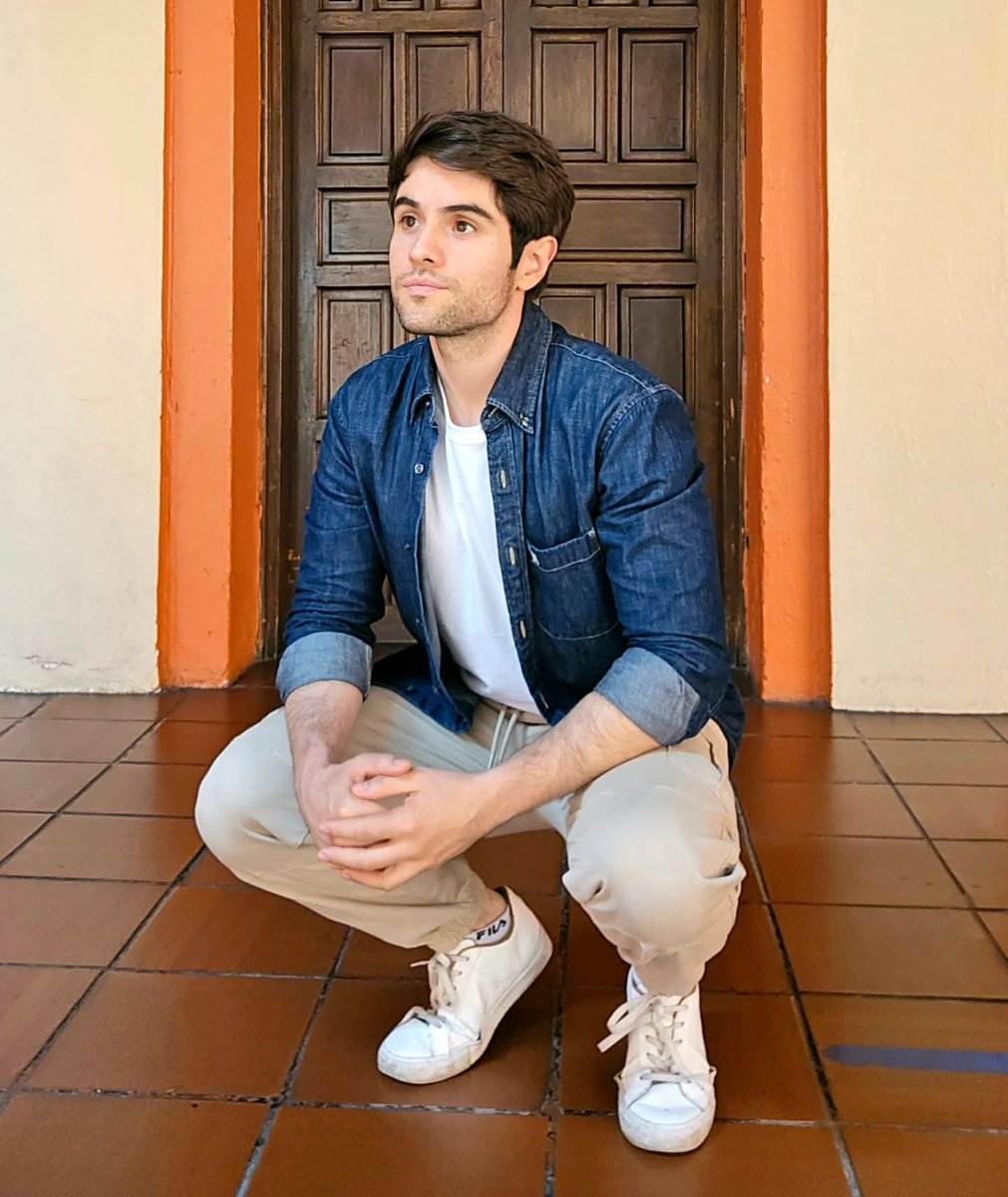 Sábado con S de: Sonríe, Sueña y Sé feliz. ¡Que nada te quite lo contento hoy! Ni la lluvia 😅🤭