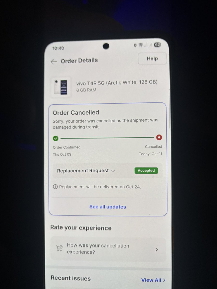 sureshstrom446's tweet photo. @flipkartsupport @Flipkart I had ordered a phone two days ago. When the delivery boy delivered it to me today and opened it, the phone was broken. I have requested a return, another 10-12 days for a replacement. I needed the phone urgently. What kind of process is this?" https://t.co/9LfwhmFh8c