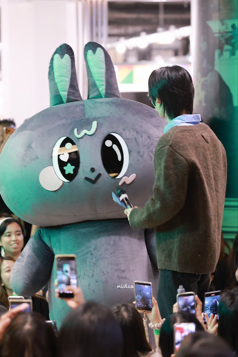 NIDZA7822's tweet image. ป๊าของเมต้า  ☺️☺️

WIN METAA FANIVAL FANSIGN

#GMMTVFANIVALxWin
#winmetawin #METAA