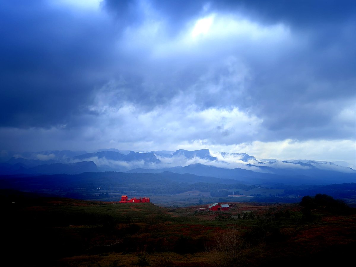 Sukani123's tweet image. Wunderbares #Spanien!
Auch im Regen!
Ich heul gleich!
Morsche geht&apos;s zurück!😥