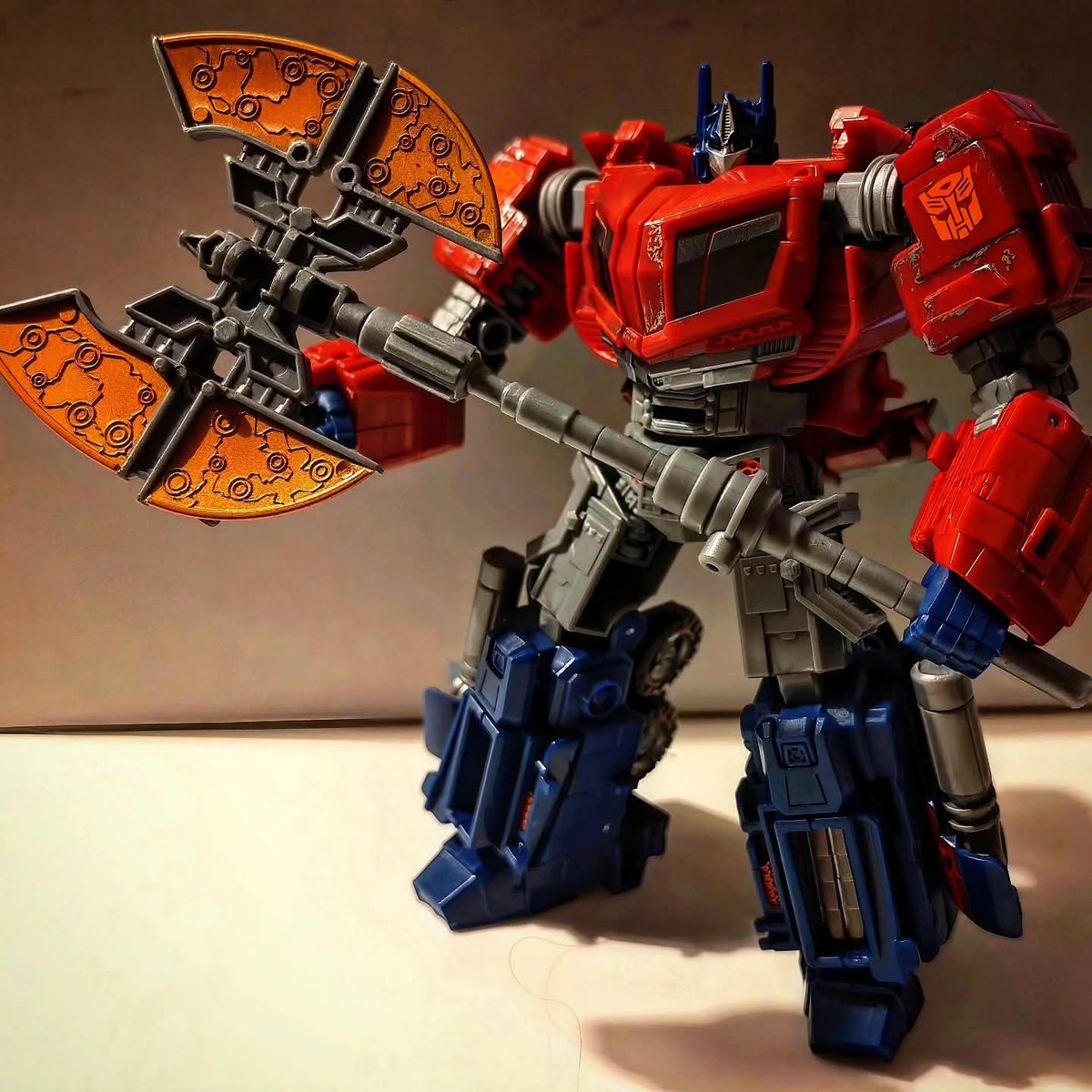 dannallcorn86's tweet image. WFC Prime MTMTE edition the paint apps on this one are what we should have got first time around. 

#transformers 
#warforcybertron 
#highmoonstudios 
#gamerverse
#optimusprime 
#chonkyboy
#hasbro
#mtmte 
#studioseriesgameredition
#studioseriesmtmte
#toyart 
#toyphoto 
#toysofX