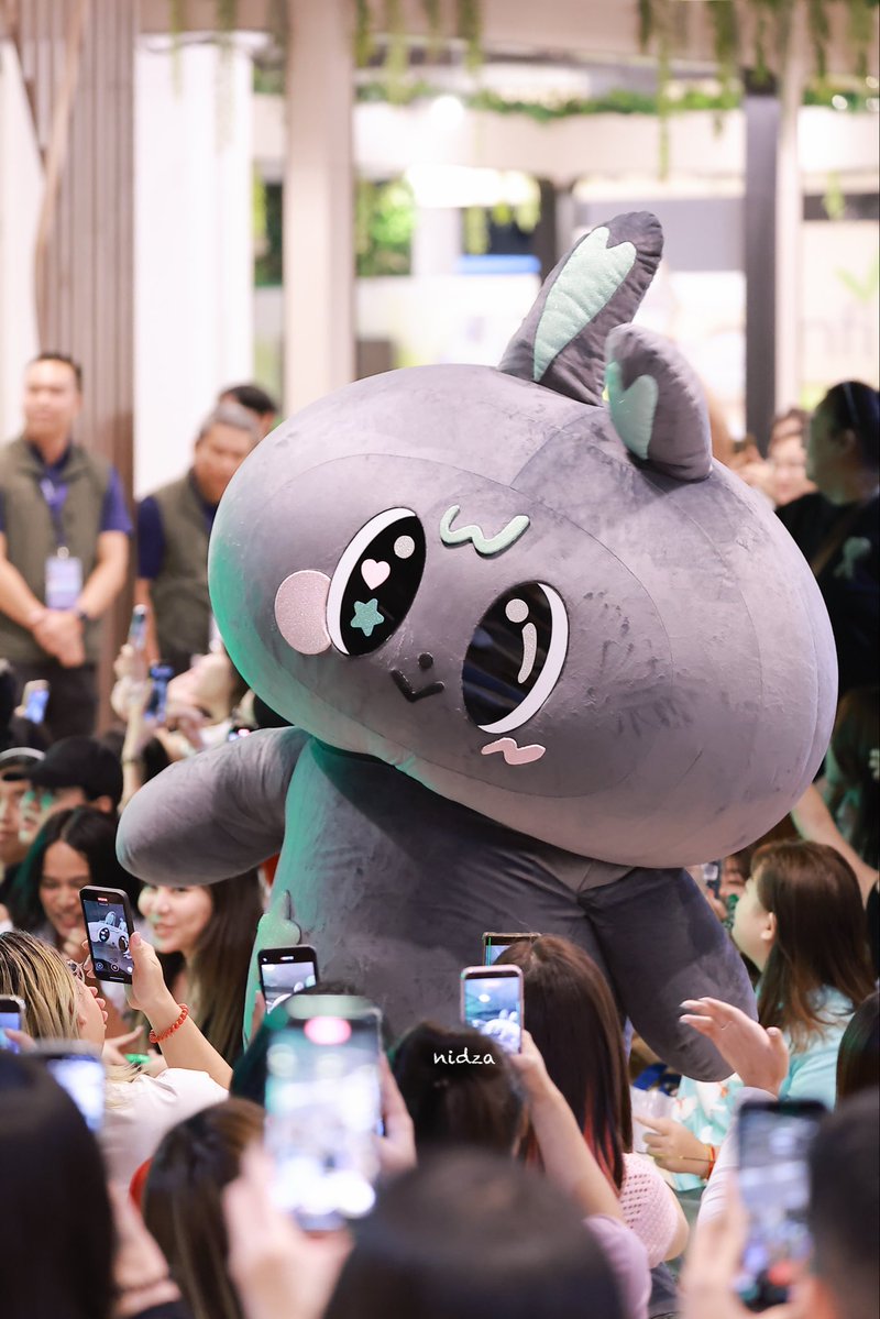 NIDZA7822's tweet image. สายแบ๋ว 🫶เมต้าสุดหล่อ 

WIN METAA FANIVAL FANSIGN

#GMMTVFANIVALxWin
#winmetawin #METAA