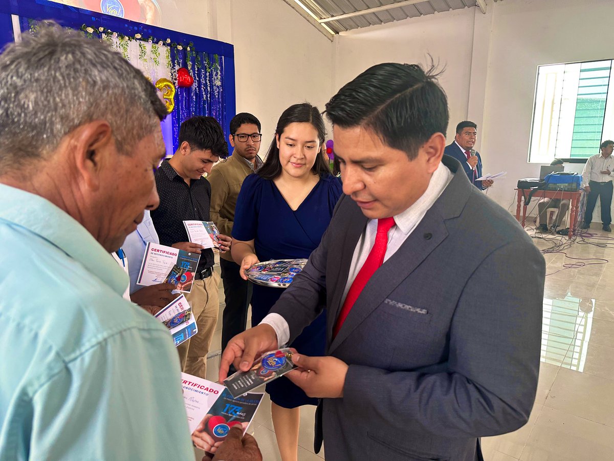 AdventistasMPN's tweet photo. Hoy celebramos ☺️🙏con gratitud a nuestros maestros y líderes que, con amor y dedicación, guían cada sábado el estudio de la Biblia y la lección de Escuela Sabática.📖💙

¡Gracias por su compromiso en fortalecer la fe de la iglesia! ⛪️ 

#EscuelaSabática #MisiónEnAcción #173años https://t.co/6YSmqGhZdB