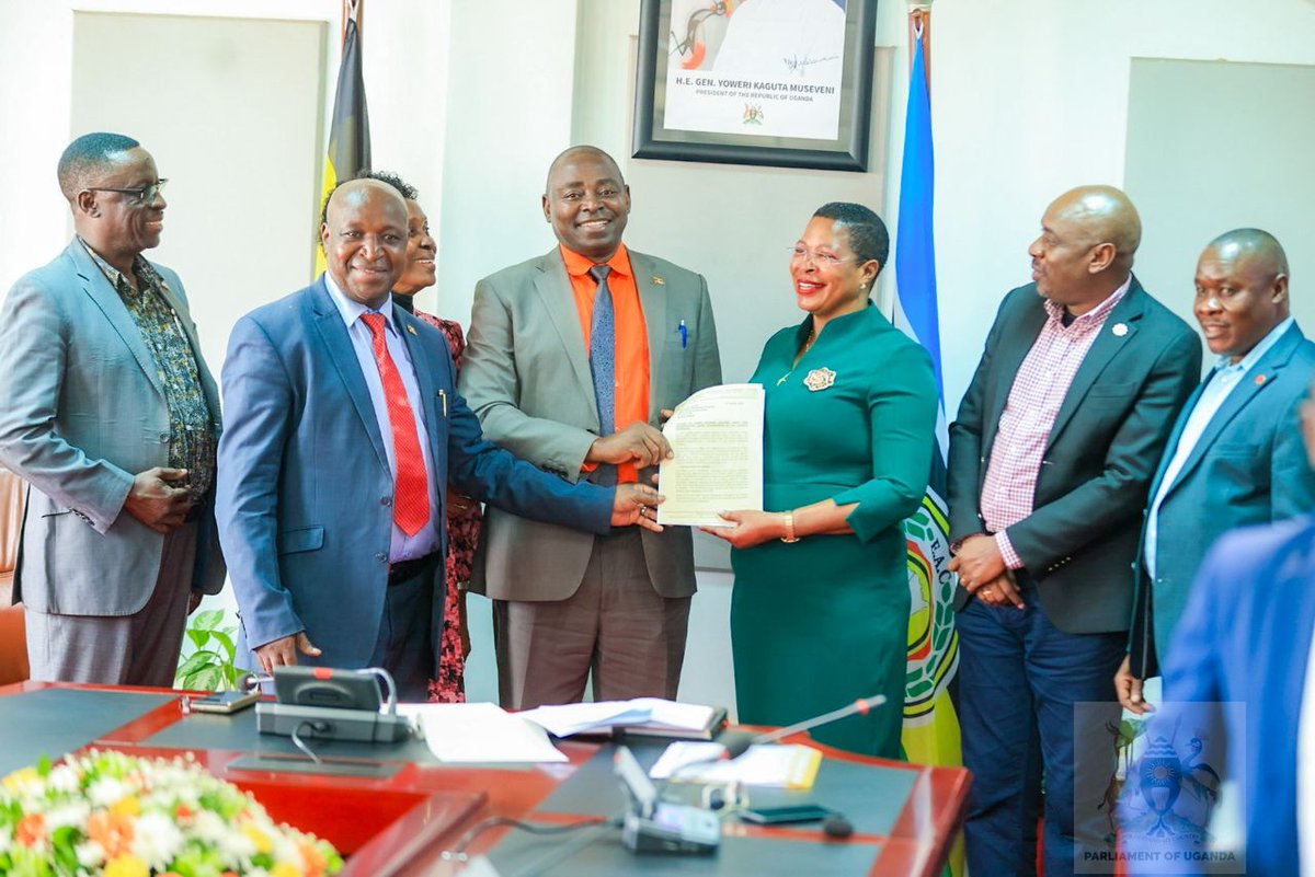 newvisionwire's tweet image. Speaker of Parliament Anita Among has directed the parliamentary Committee on Education to come out of recess and address issues concerning the salaries of arts teachers.

DETAILS👉 buff.ly/YysmblS

#VisionUpdates