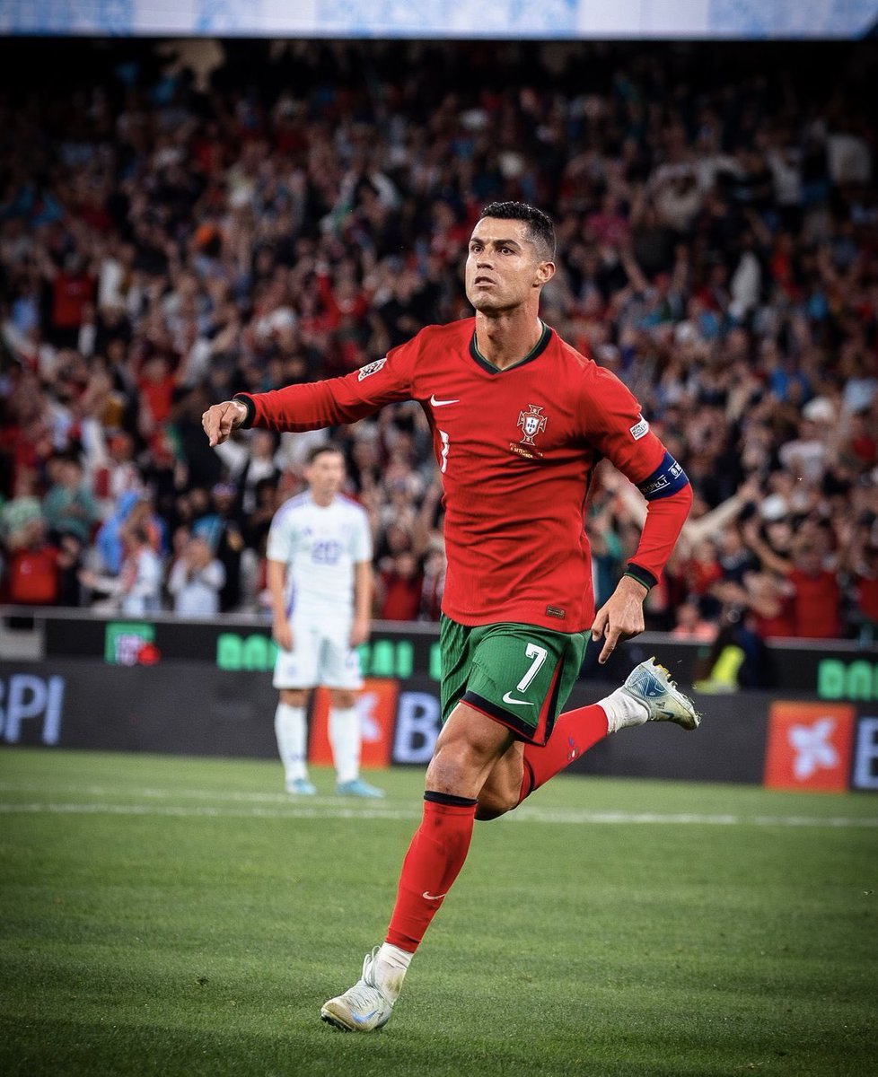 TeamCRonaldo's tweet image. 🚨 𝐎𝐟𝐟𝐢𝐜𝐢𝐚𝐥: CRISTIANO RONALDO STARTS!