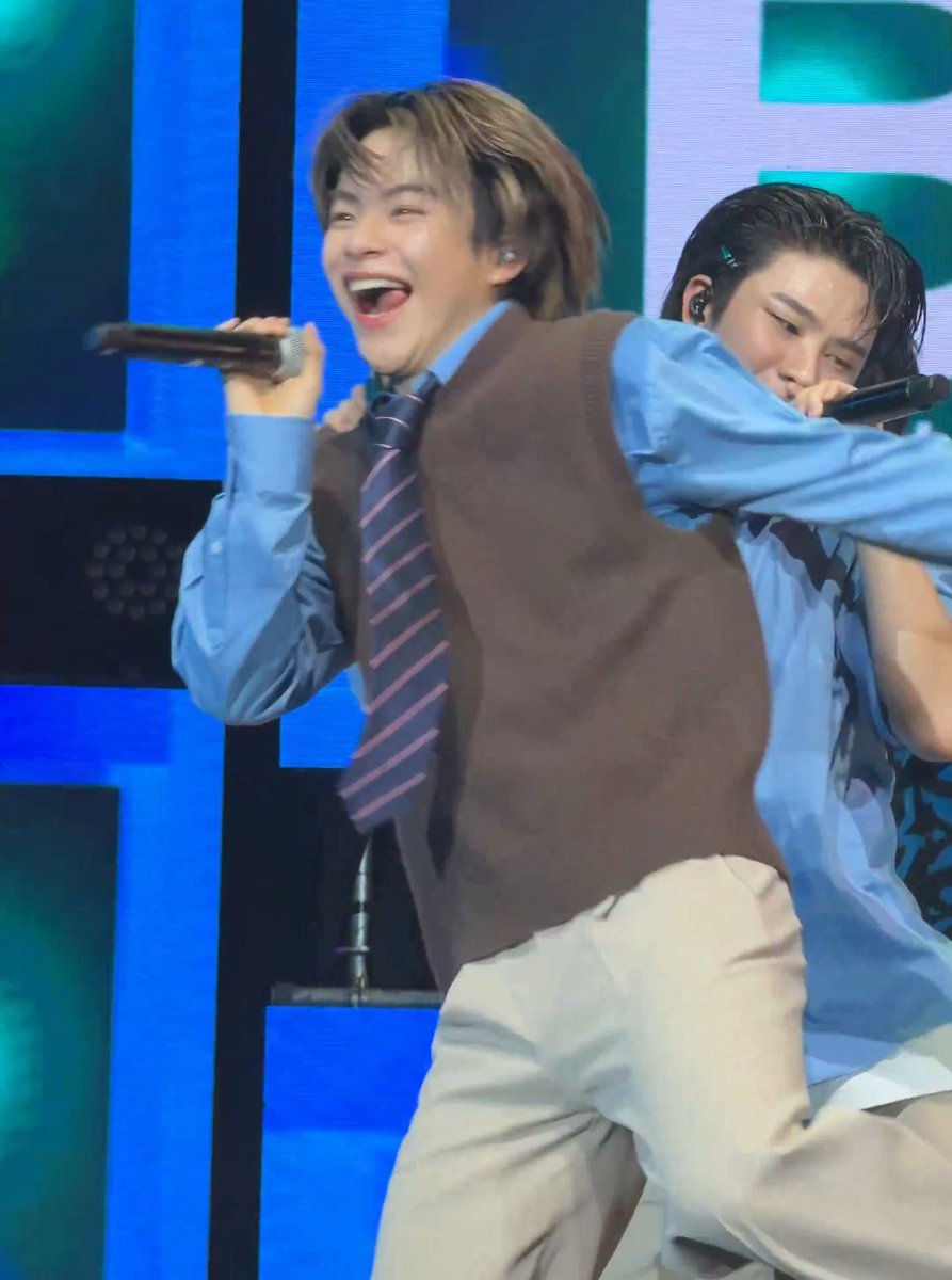 Nanew_jn's tweet image. จัดอันดับไอดอลที่บ๊อกแบ๊กเหมือนหมาทุกตัวบนโลก

#MARCKRIS