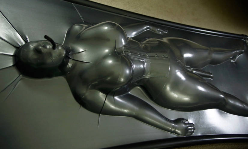 "welcome dear its time for you become another piece of art."*your latex mistress said leading you toward many line of people sealed inside latex vacuum beds. all moaning with a new one open and ready for you fit for your body.*"its time now subject." #latexempire #RP