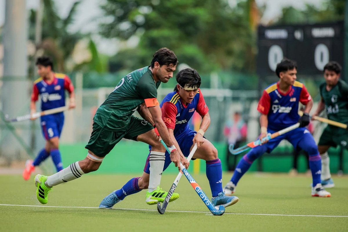 PTVSp0rts's tweet image. Moments of the Match 🎥
🇵🇰 Pakistan 7–2 Malaysia 🇲🇾

Dominant show by Team Pakistan at the Sultan of Johor Cup 2025! 🏑🔥
Powerful attacks, solid defense, and unstoppable goals. A statement win for the Green Shirts! 💪🇵🇰

#SultanOfJohorCup #PakistanHockey