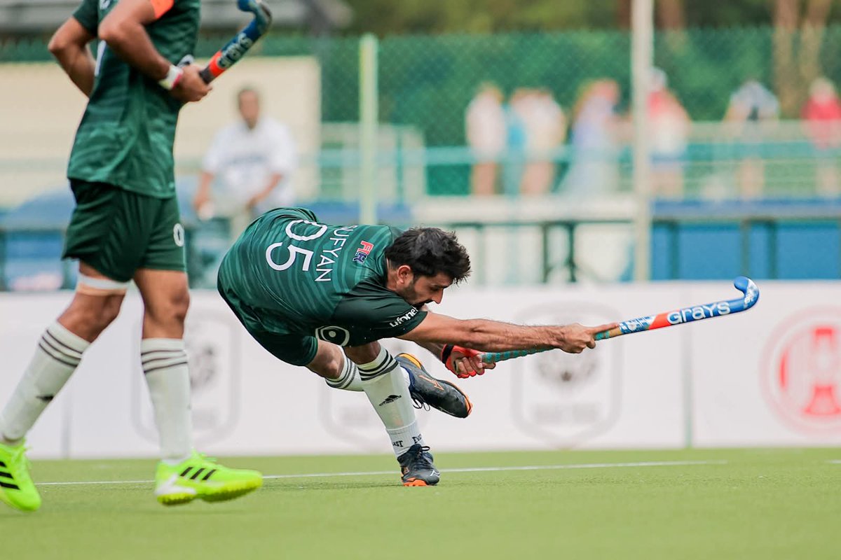 PTVSp0rts's tweet image. Moments of the Match 🎥
🇵🇰 Pakistan 7–2 Malaysia 🇲🇾

Dominant show by Team Pakistan at the Sultan of Johor Cup 2025! 🏑🔥
Powerful attacks, solid defense, and unstoppable goals. A statement win for the Green Shirts! 💪🇵🇰

#SultanOfJohorCup #PakistanHockey