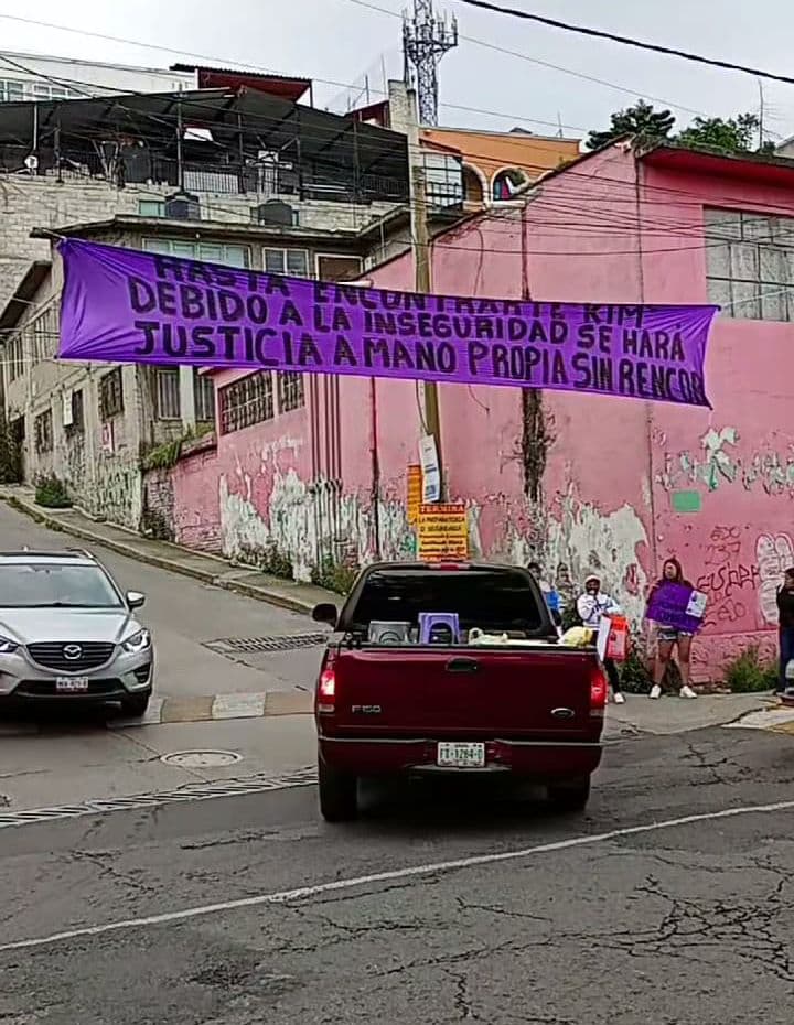 joungshit's tweet photo. @0bwob @delfinagomeza @isaacsolar @CCHUNAM El día presente del 7-10-2025 
la mamá de Kim nos deja un comunicado, en el cual quiero resaltar que las autoridades siguen con una apatía enorme, y tratando de hacer todo menos realizar el trabajo pertinente con el detenido que tienen. https://t.co/thwyi7qdjZ