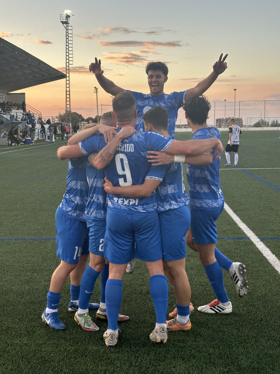 DIRECTE |  Finaaaal!

Sumem de 3!!

⚪️ Borges Blanques 1-3 CF Igualada 🔵

#SomBlaus #1cat2