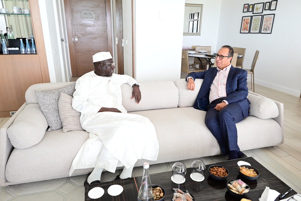 MoroccoinMLI's tweet photo. En marge de la réunion du Bureau exécutif de l’Union des Conseils économiques et sociaux (#UCESA) tenue à #Bouznika, M. Abdelkader Amara, Président du @CESEMaroc et de l’UCESA, s’est entretenu, le 8 octobre, avec son homologue malien, M. Yacouba Katile 🇲🇦🤝🇲🇱 https://t.co/ljfsThQUu3