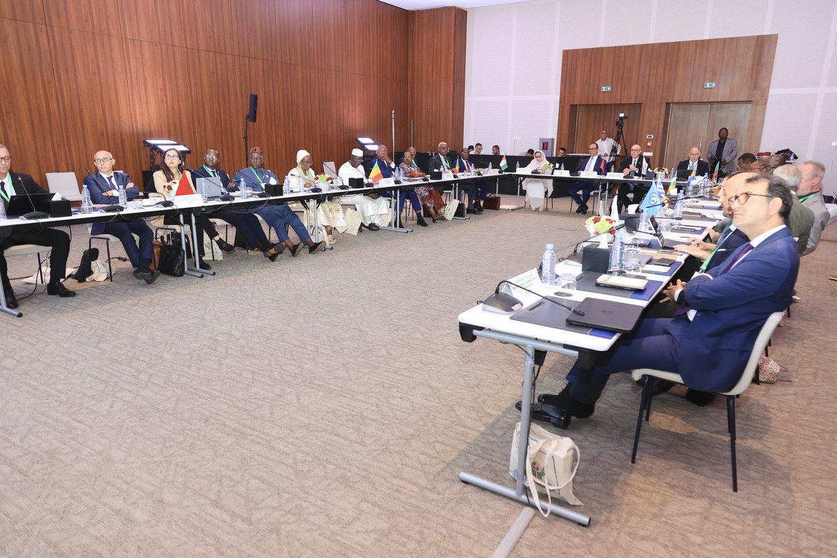 MoroccoinMLI's tweet photo. En marge de la réunion du Bureau exécutif de l’Union des Conseils économiques et sociaux (#UCESA) tenue à #Bouznika, M. Abdelkader Amara, Président du @CESEMaroc et de l’UCESA, s’est entretenu, le 8 octobre, avec son homologue malien, M. Yacouba Katile 🇲🇦🤝🇲🇱 https://t.co/ljfsThQUu3