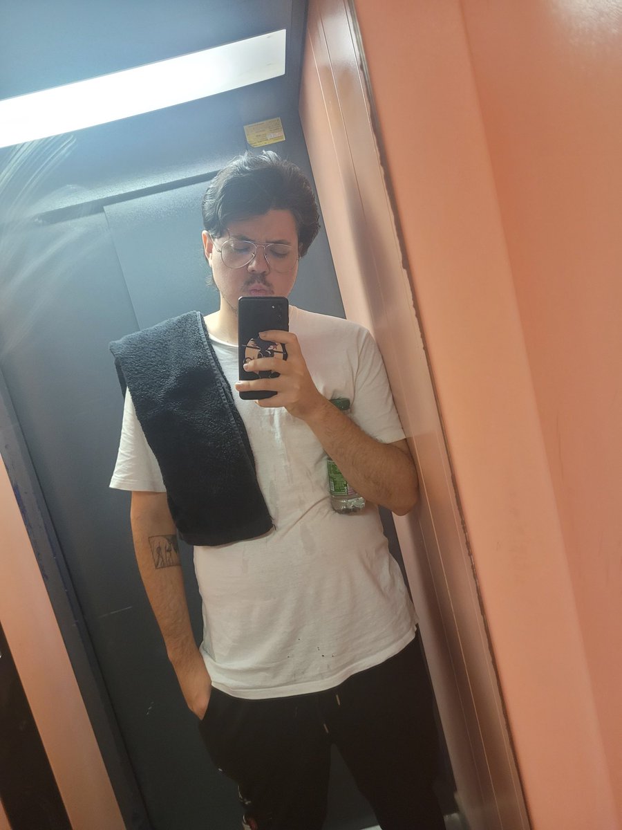 PeTeTeWorld1998 tweet media